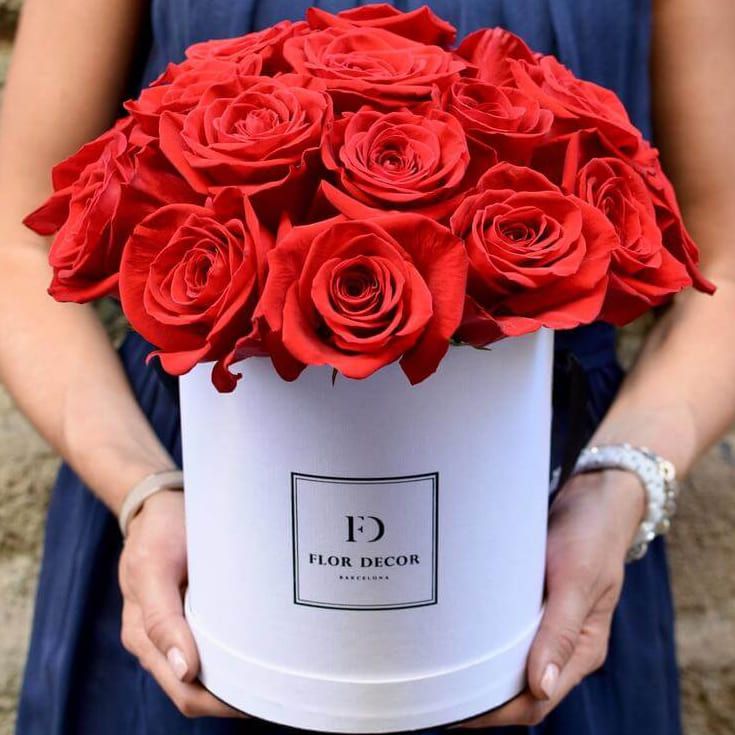 Розы в коробке от 6 170 руб.